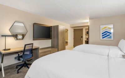 Day use room at Holiday Inn Express Chicago - Downers Grove.