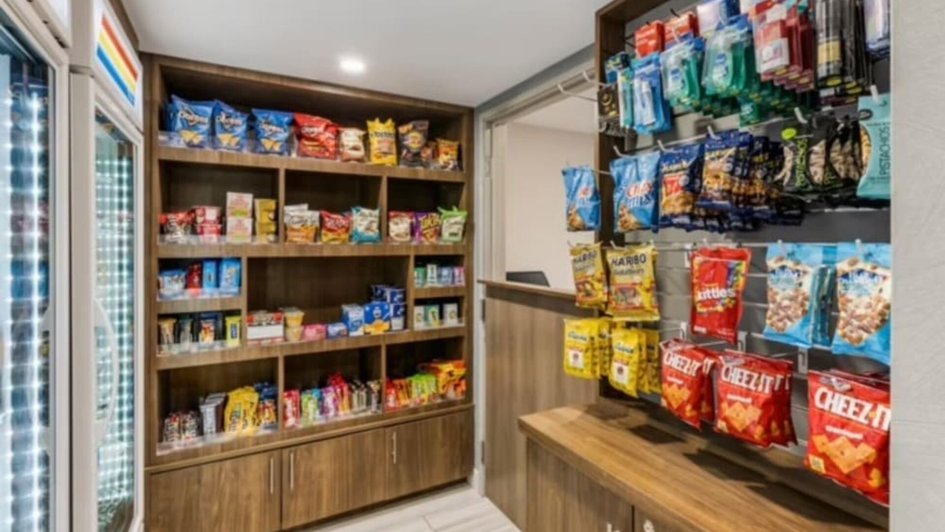Snack bar at Holiday Inn Express Chicago - Downers Grove.
