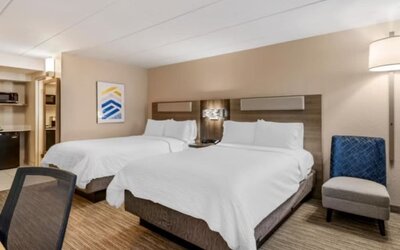 Day use room at Holiday Inn Express Chicago - Downers Grove.