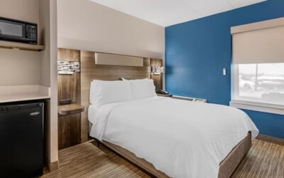 Day use room at Holiday Inn Express Chicago - Downers Grove.