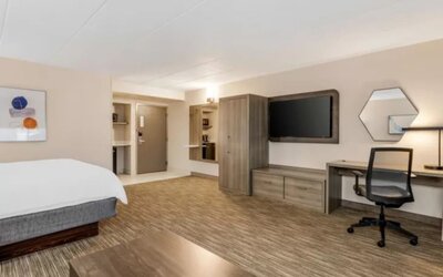 Day use room at Holiday Inn Express Chicago - Downers Grove.