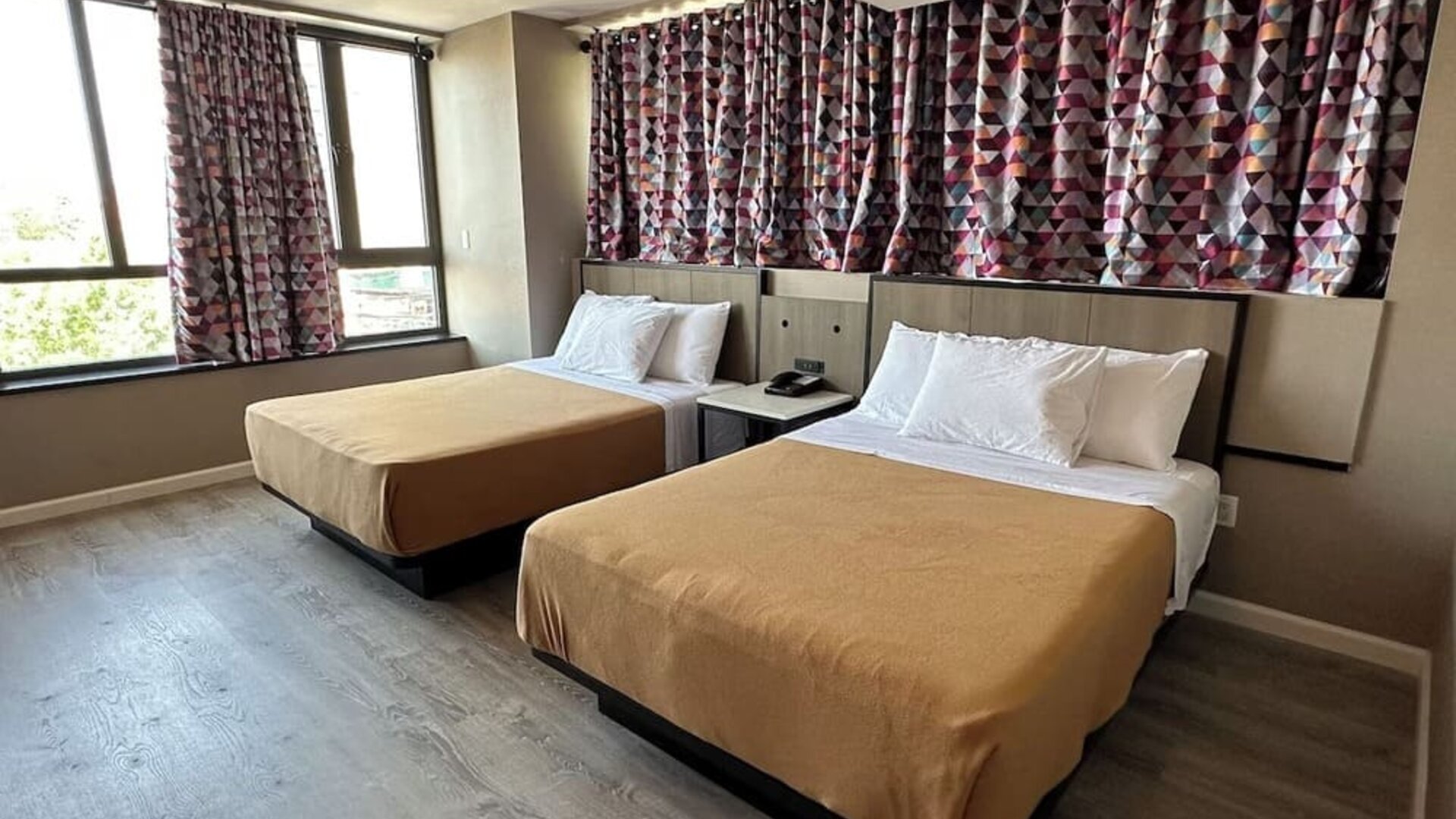 Day room at Regal Inn & Suites New York.