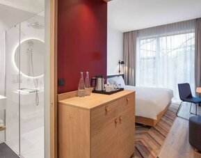 Day use room with work station and private bathroom at Hampton By Hilton Tallinn.