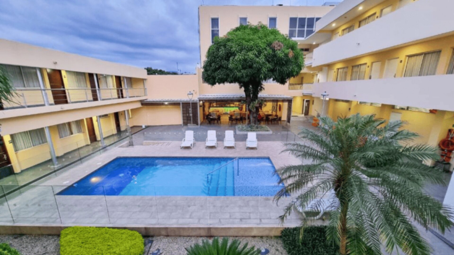 Hotel Arizona Suites