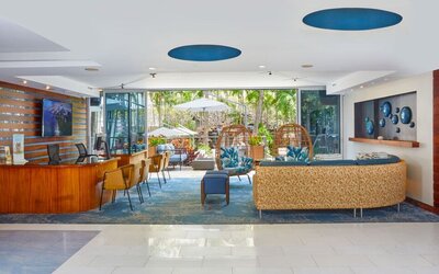 Contemporary seating and lounge area at Courtyard Waikiki Beach.