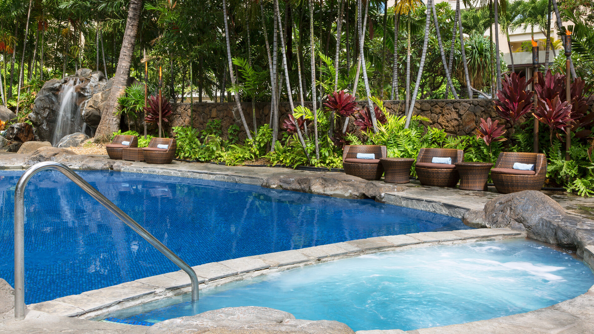 Courtyard Waikiki Beach