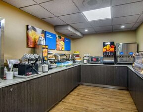 Breakfast area at Comfort Inn Sandy Springs - Perimeter.