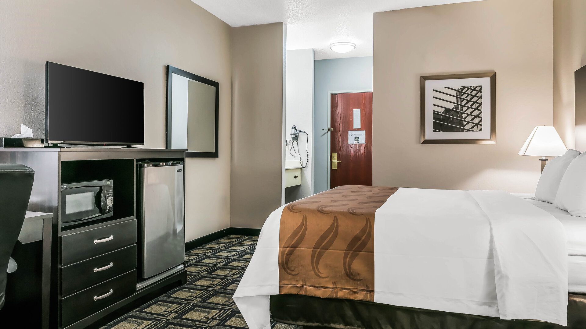 Day room at Suburban Studios Mason Hwy-42.