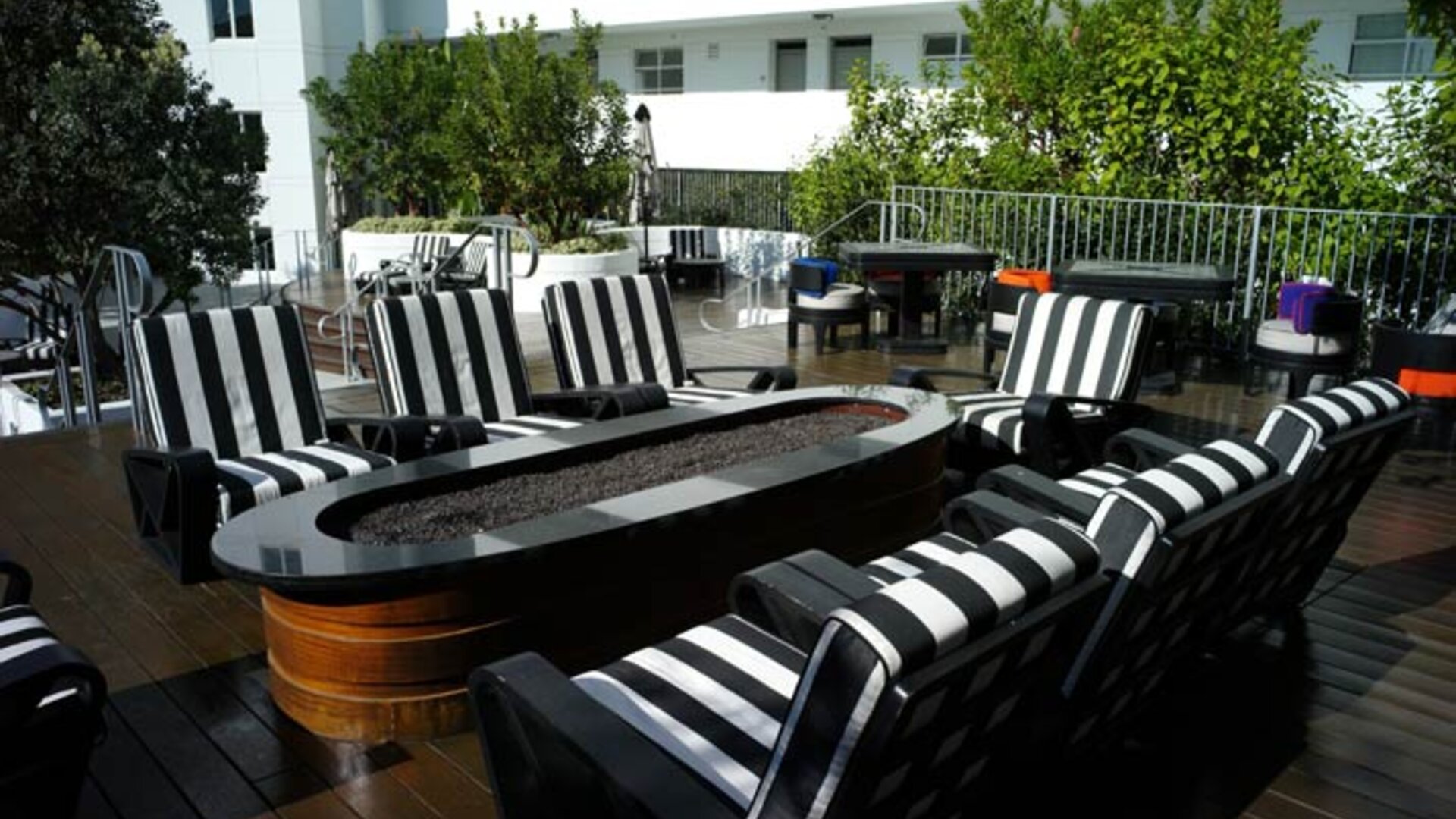 Hotel Shangri-la At The Ocean