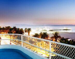 Hotel Shangri-la At The Ocean