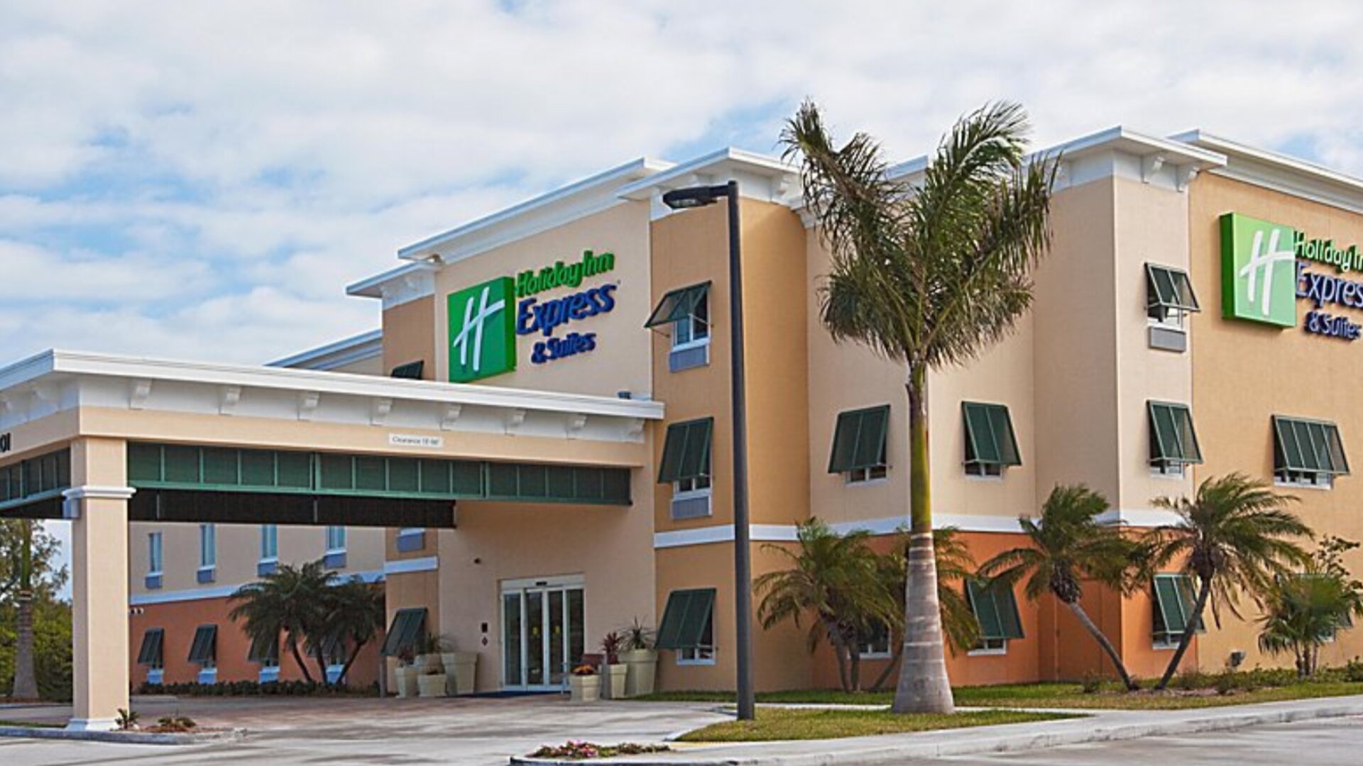 Holiday Inn Express & Suites Marathon