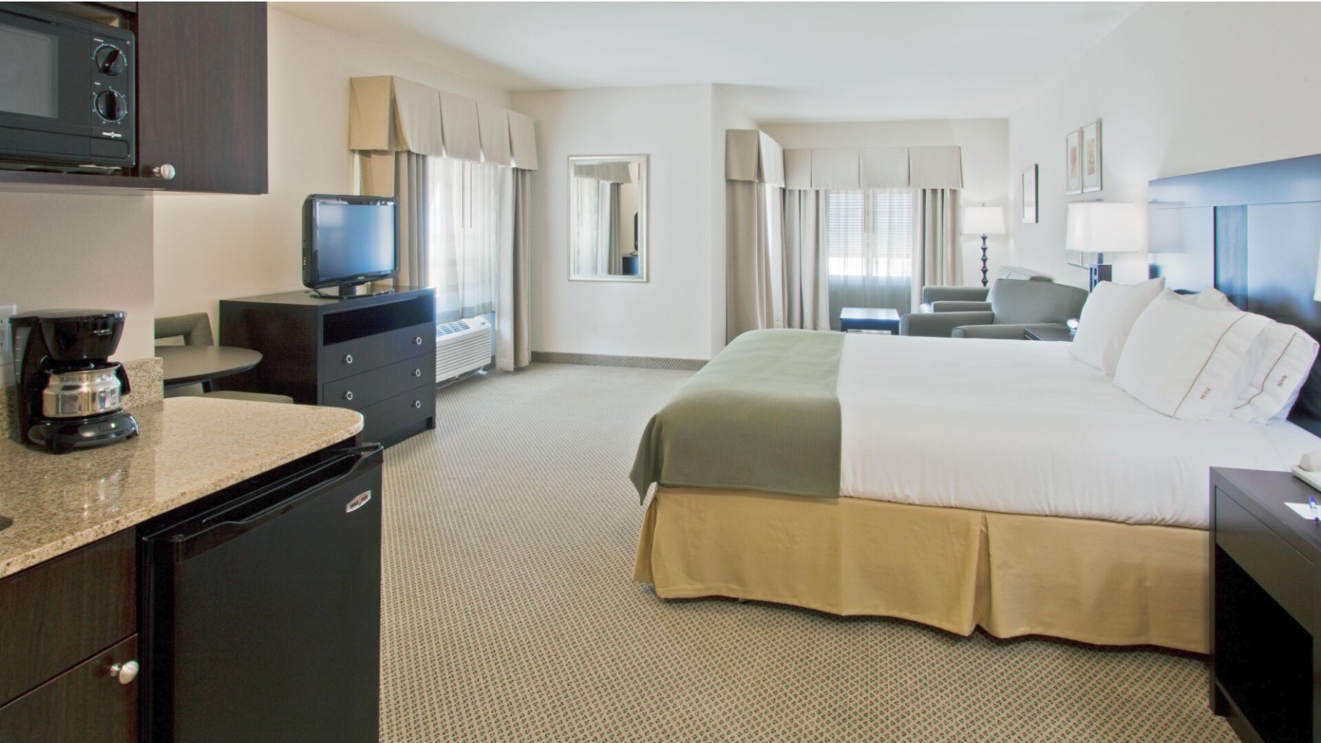 Holiday Inn Express & Suites Marathon