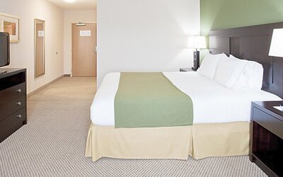 Holiday Inn Express & Suites Marathon