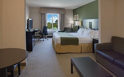 Holiday Inn Express & Suites Marathon