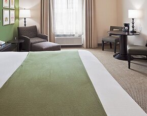 Holiday Inn Express & Suites Marathon