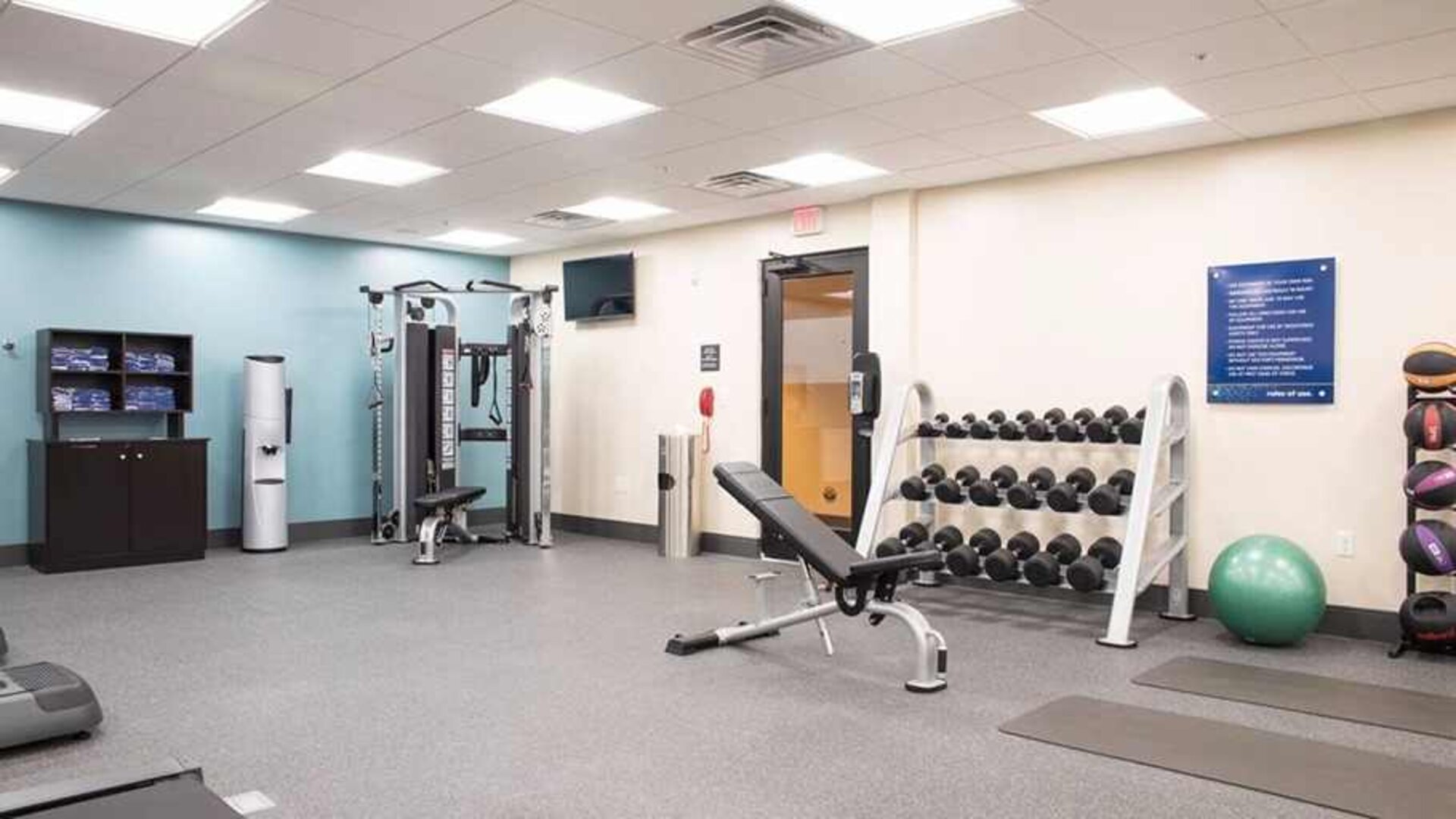 well equipped fitness center at Hampton Inn Big Rapids, MI.