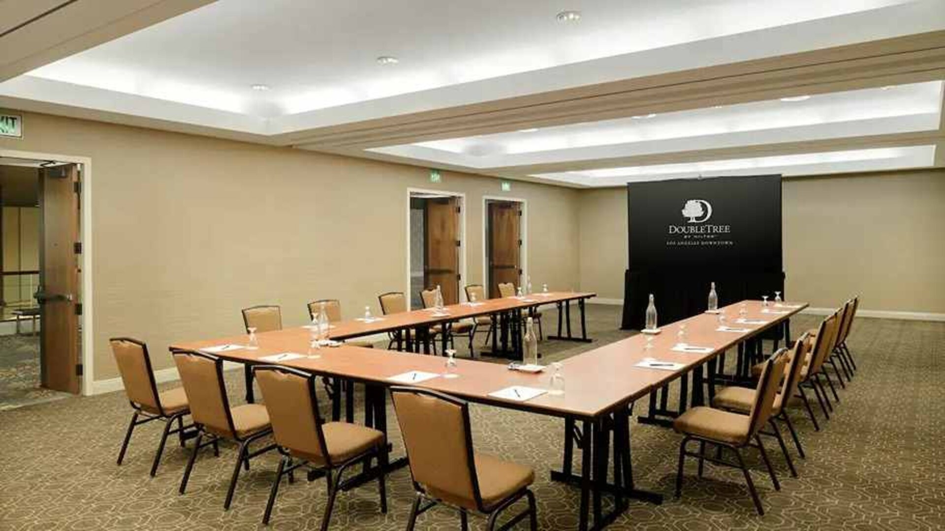 Small conference and meeting room ideal for all types of business meetings and work tasks at DoubleTree by Hilton Los Angeles Downtown.