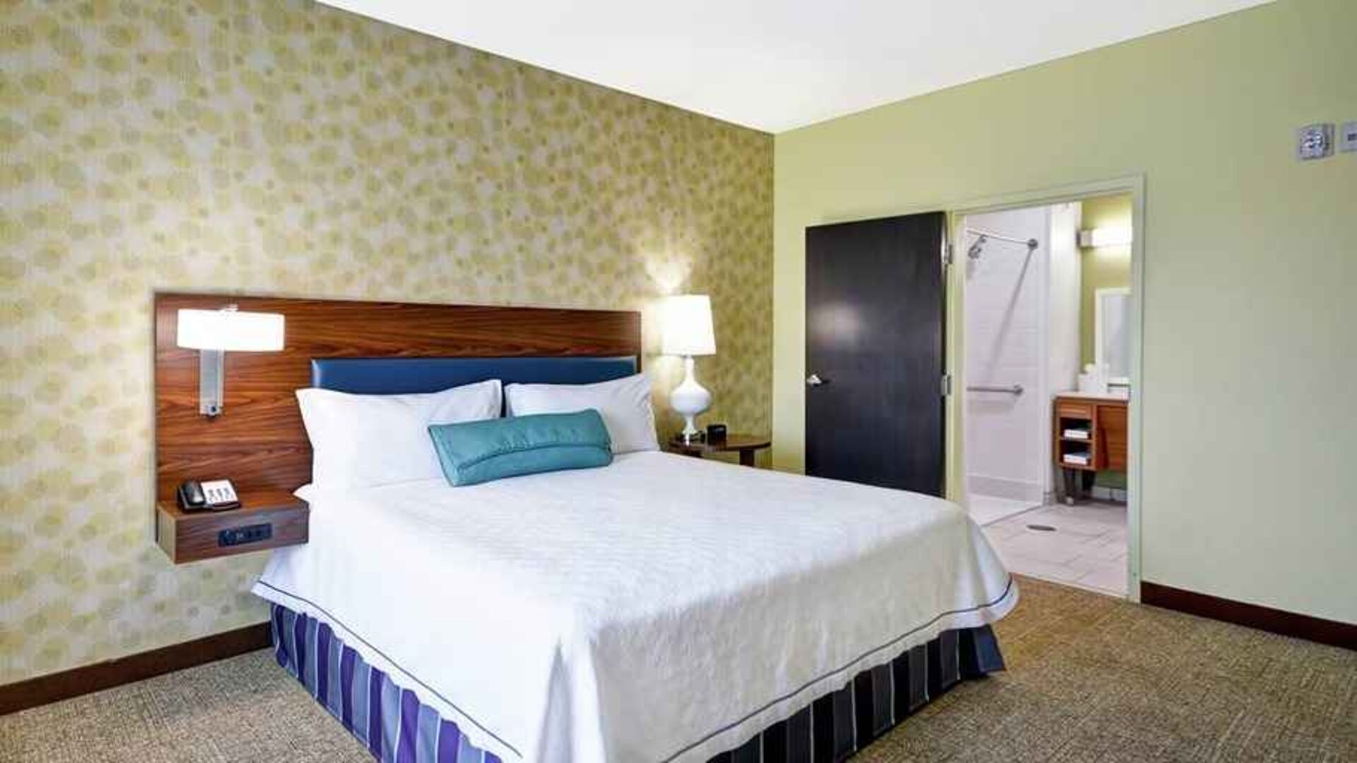 Comfortable king room with work desk at Home2 Suites by Hilton Fort Worth Southwest Cityview.