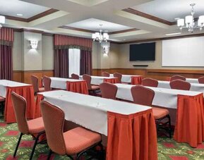 Large and comfortable meeting room at the Hampton Inn Springfield South Enfield.