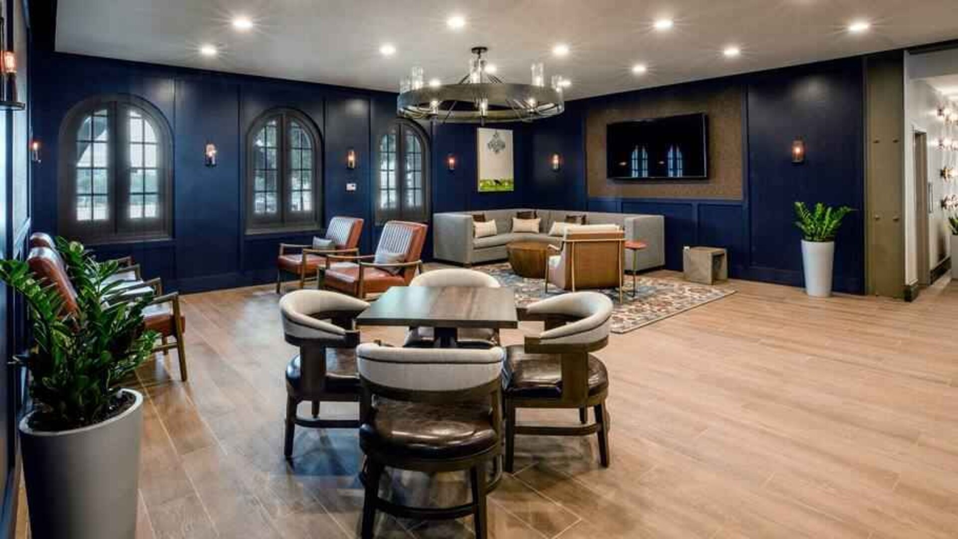 Elegant bar area perfect as workspace at the Estancia del Norte San Antonio, Tapestry Collection.