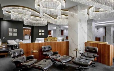 relaxing lobby-lounge ideal for coworking and for digital nomads at Washington Hilton.