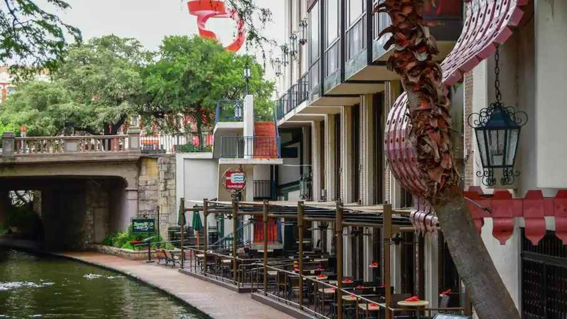 Beautiful outdoor terrace by the river at the Hilton Palacio del Rio.