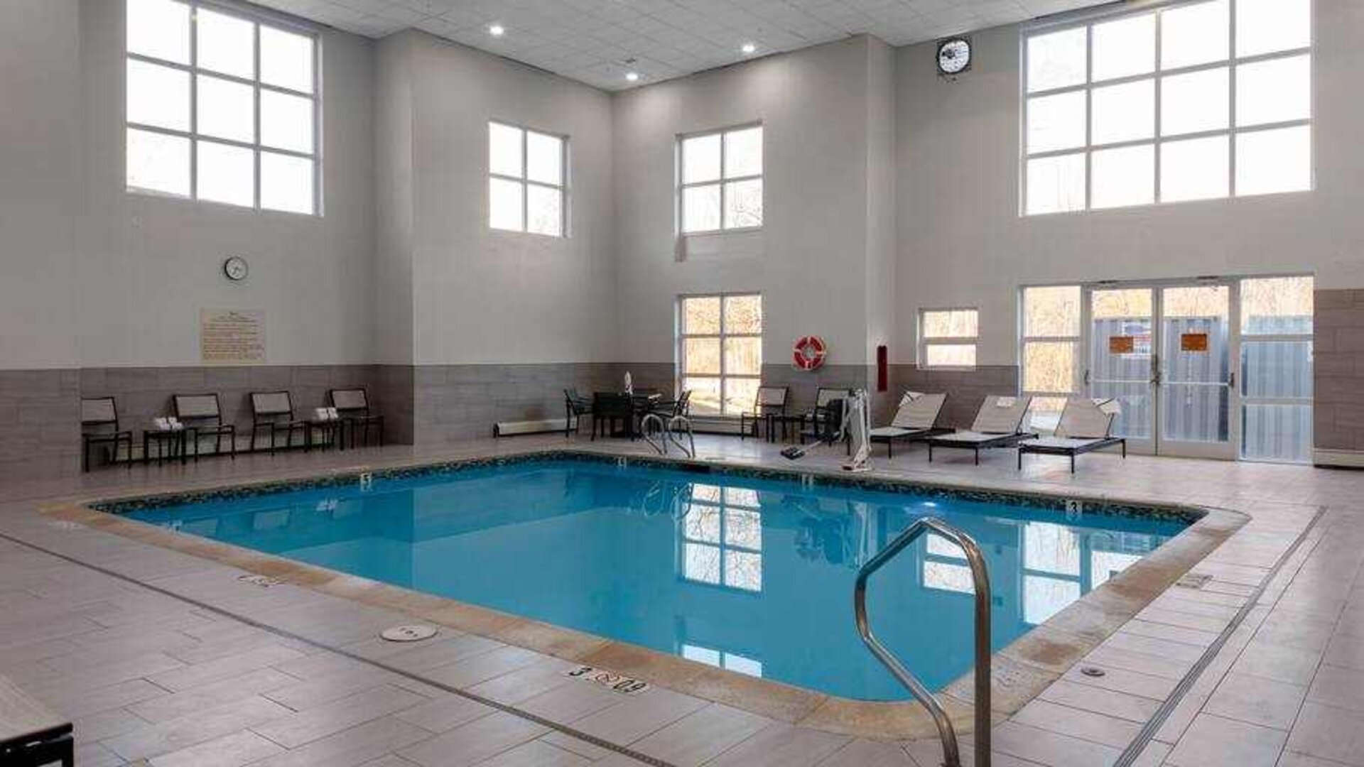 Relaxing indoor pool at the Hampton Inn Concord Bow.