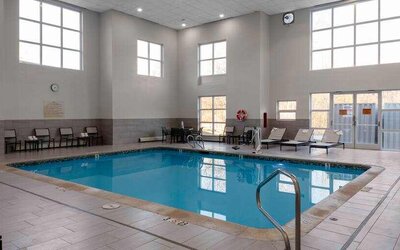 Relaxing indoor pool at the Hampton Inn Concord Bow.