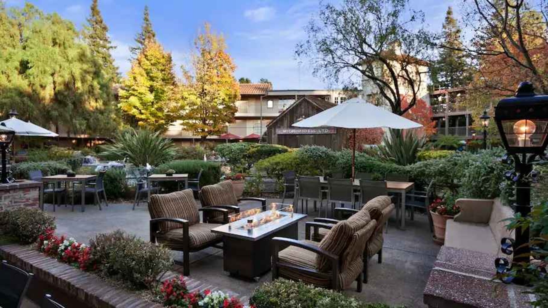 Outdoor garden patio perfect for co-working at the Embassy Suites by Hilton Napa Valley.