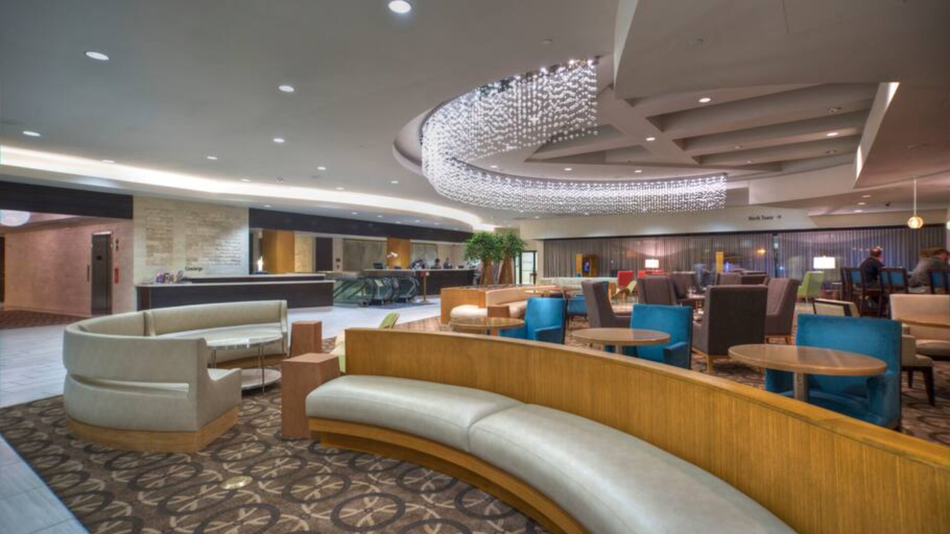 Stylish lobby workspace with lounges at the DoubleTree by Hilton Washington DC - Crystal City.