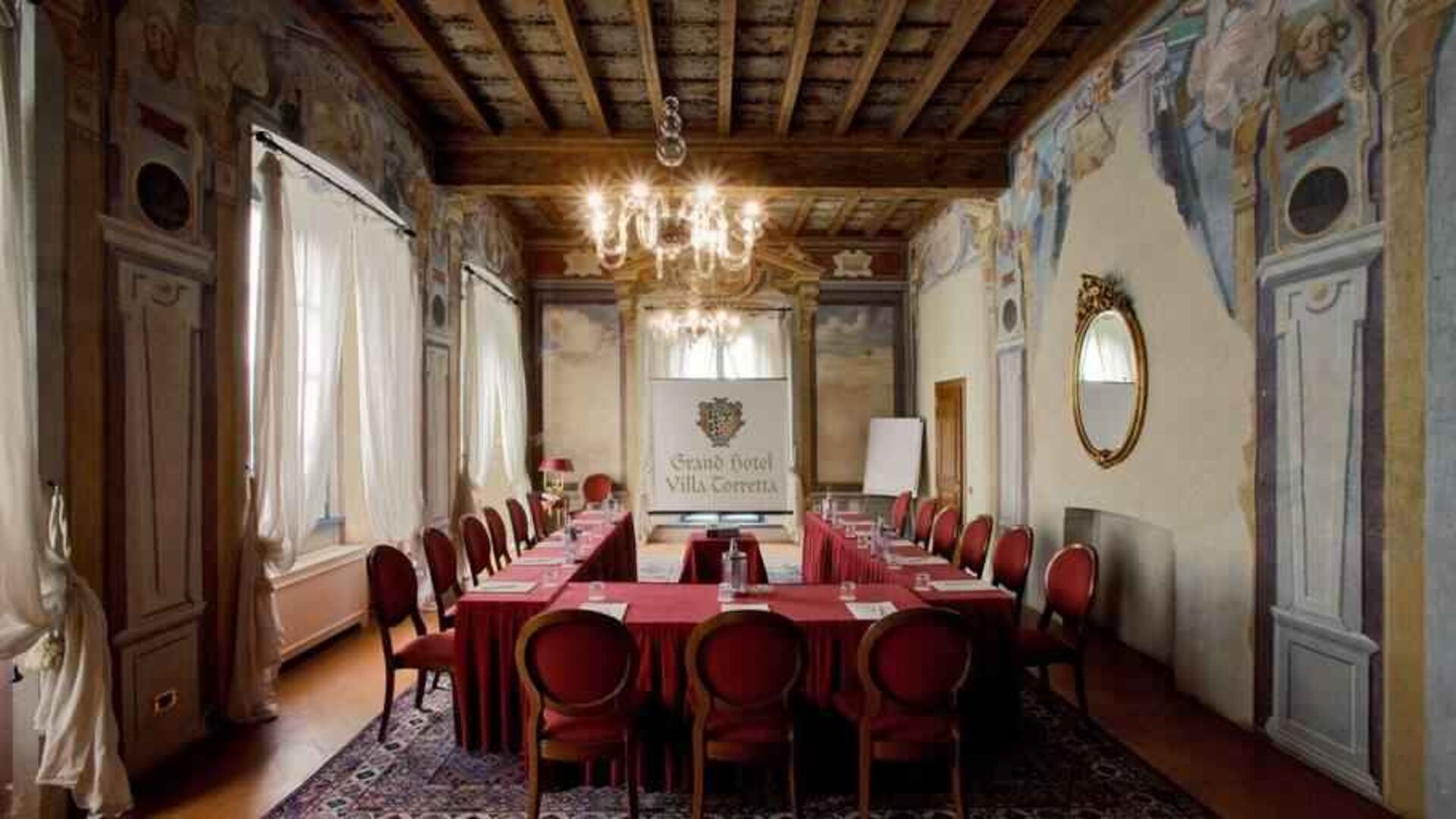 Meeting room with u shape table at the Grand Hotel Villa Torretta Milan Sesto, Curio Collection.