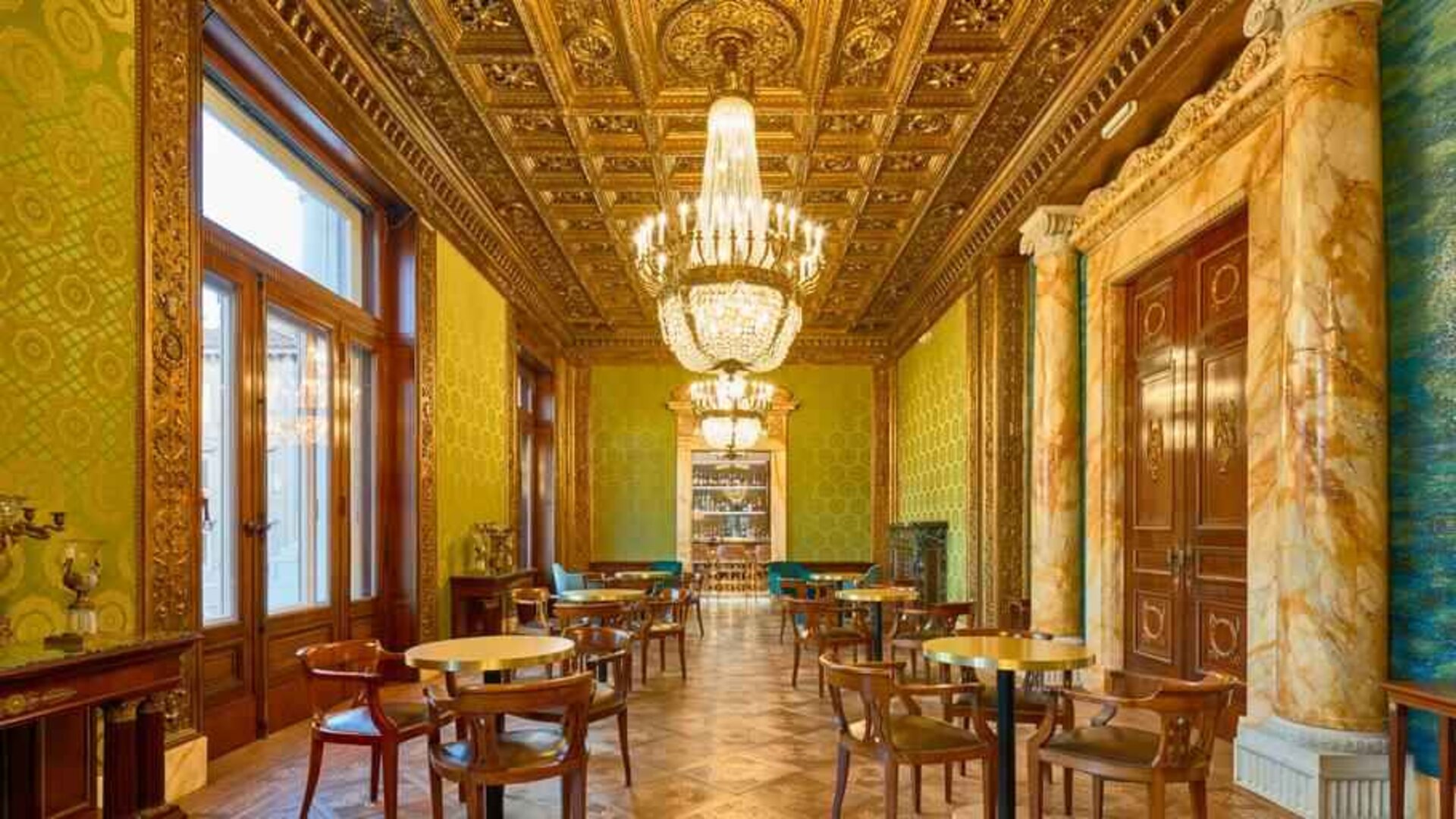 Dining area perfect as workspace at the DoubleTree by Hilton Trieste.