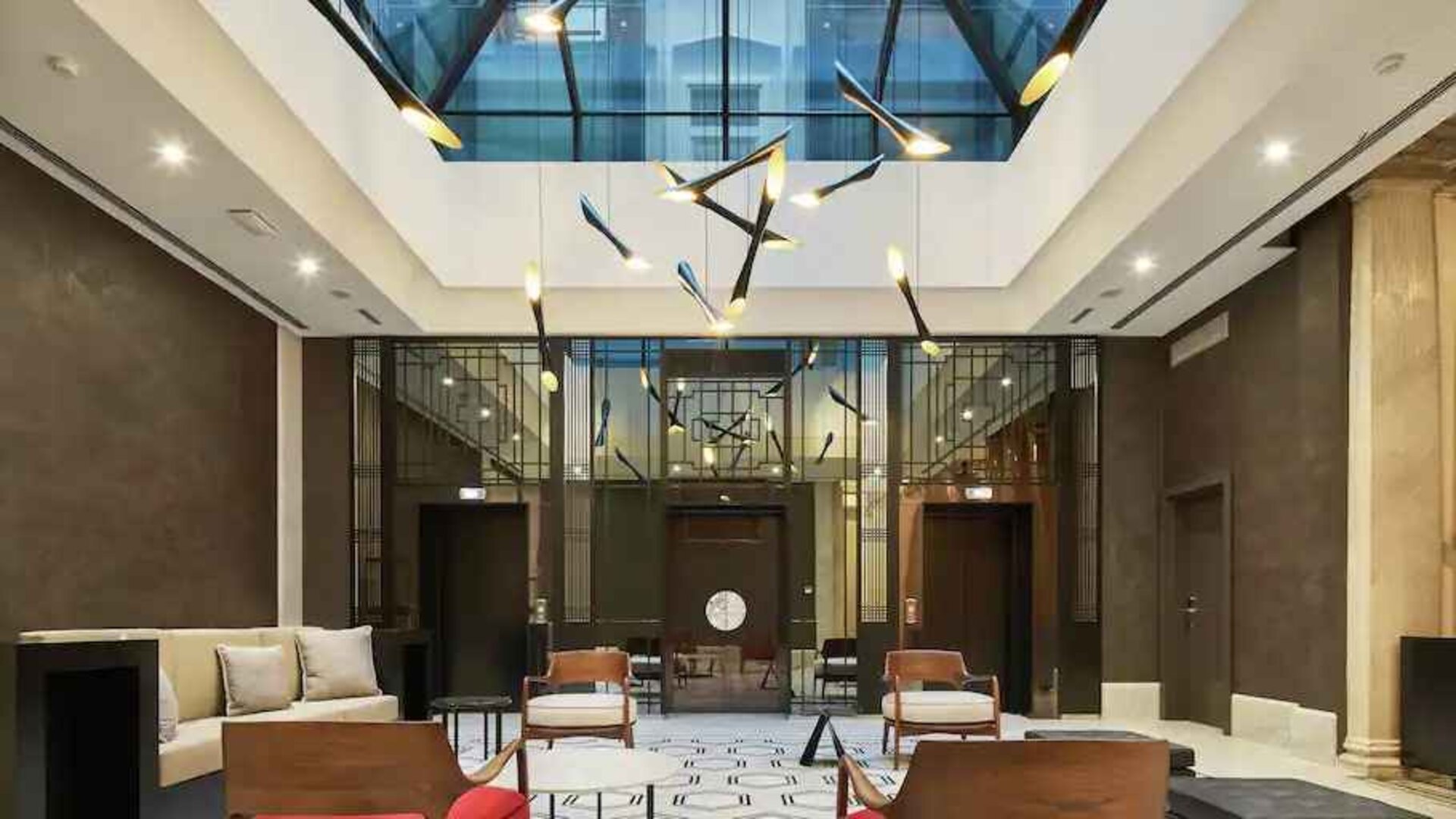 Lobby workspace suitable for co-working at the DoubleTree by Hilton Trieste.