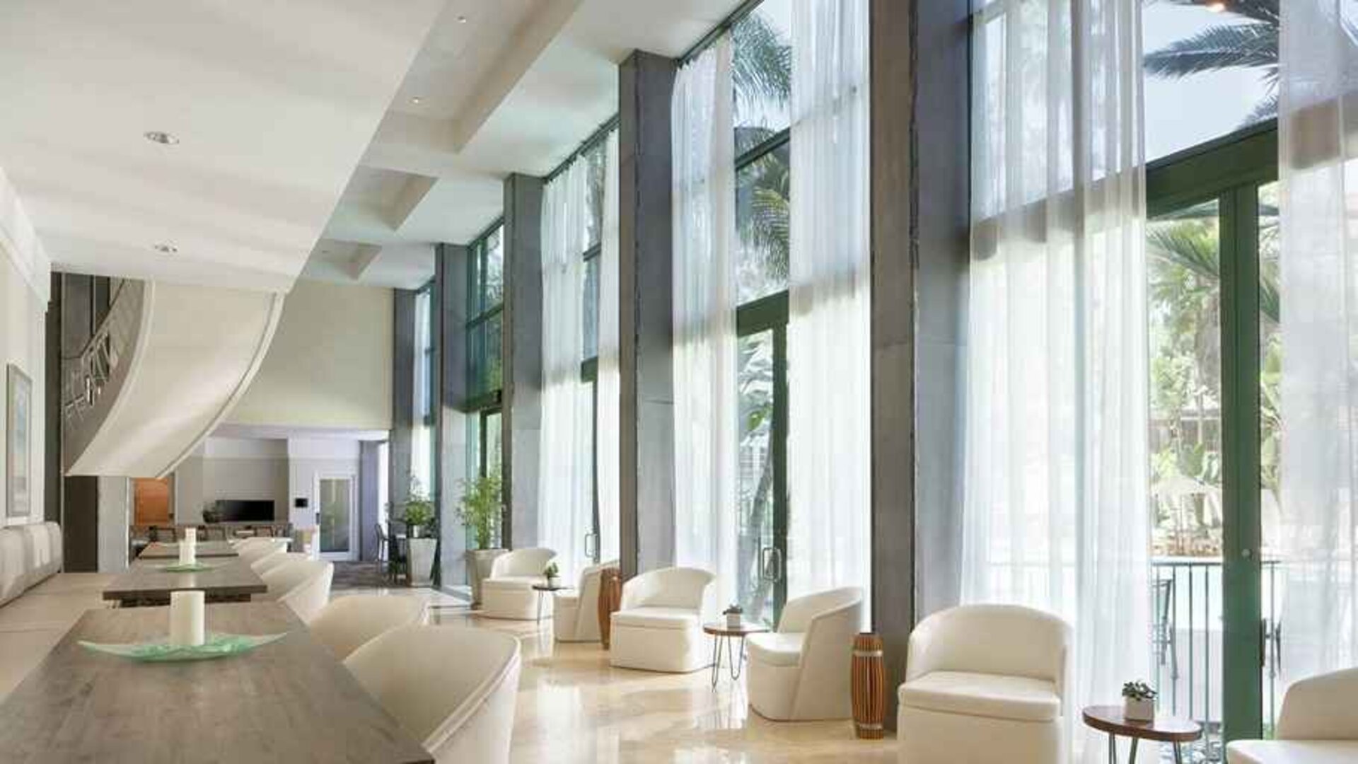 comfortable lobby lounge area ideal as a coworking space at DoubleTree by Hilton Hotel San Diego - Hotel Circle.