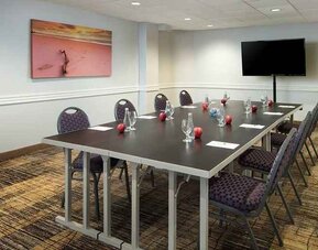 professional meeting room ideal for all business meetings at DoubleTree by Hilton Hotel San Diego - Hotel Circle.