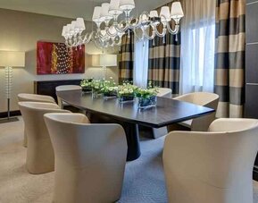 Elegant meeting room at the Hilton Frankfurt Airport.