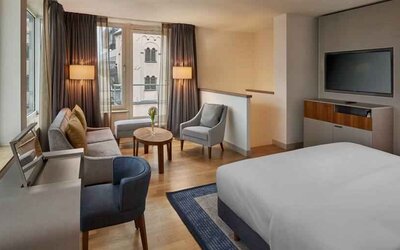 Living room perfect as workspace at the Hilton Cologne.