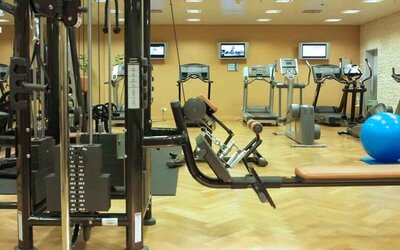 Fitness center at the Hilton Munich Airport.