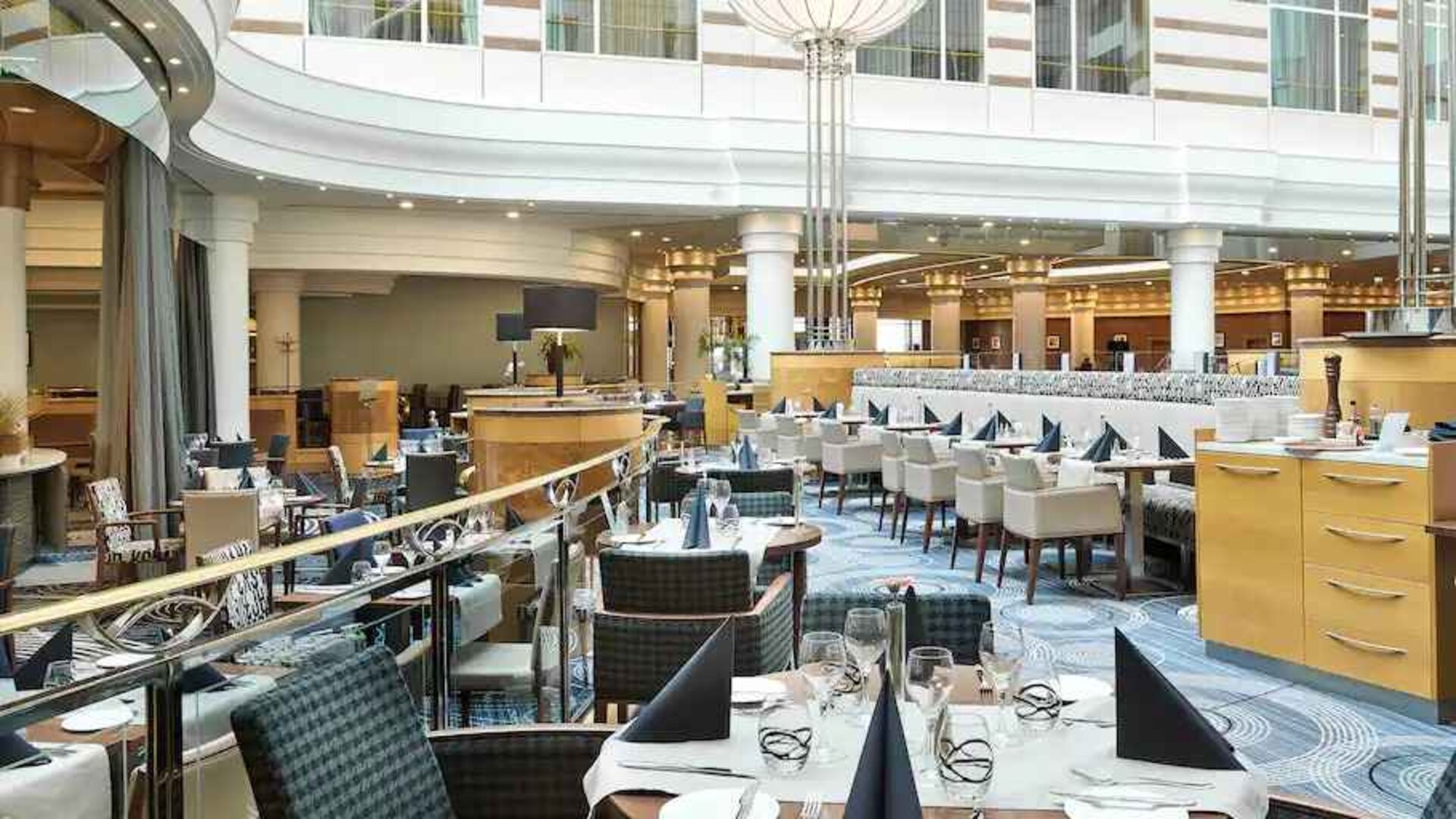 Hotel workspace at the Hilton Paris Charles de Gaulle Airport.