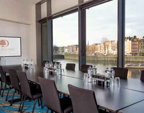 Meeting room with view at the DoubleTree by Hilton Amsterdam Centraal Station.