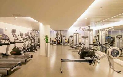 Fitness center at the DoubleTree by Hilton Amsterdam Centraal Station.