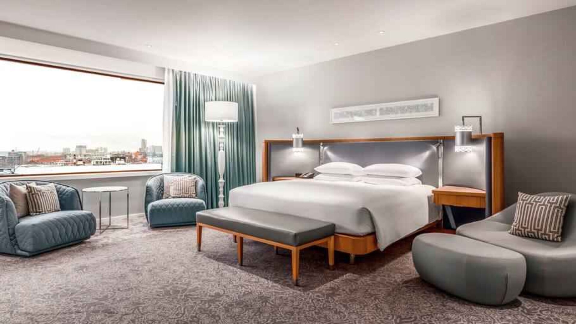 Beautiful king suite with view at the Hilton Rotterdam.