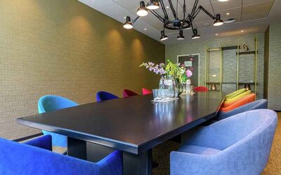 Small meeting room at the DoubleTree by Hilton Royal Parc Soestduinen.