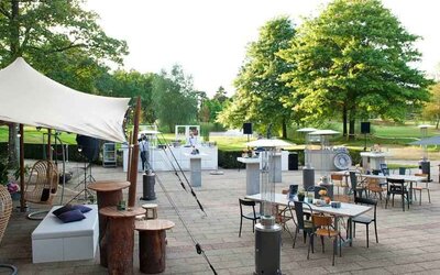 Outdoor patio perfect for co-working at the DoubleTree by Hilton Royal Parc Soestduinen.