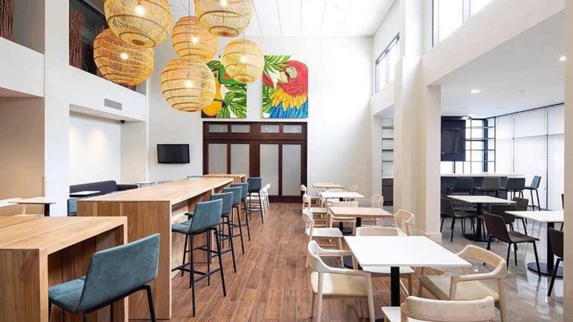 comfortable lobby and coworking space at Hampton Inn & Suites by Hilton San Jose-Airport.