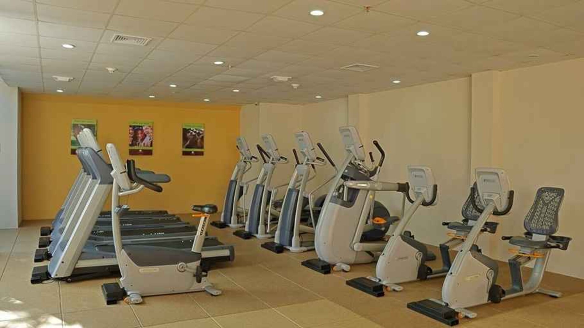 well equipped fitness center at DoubleTree by Hilton Hotel Cariari San Jose - Costa Rica.