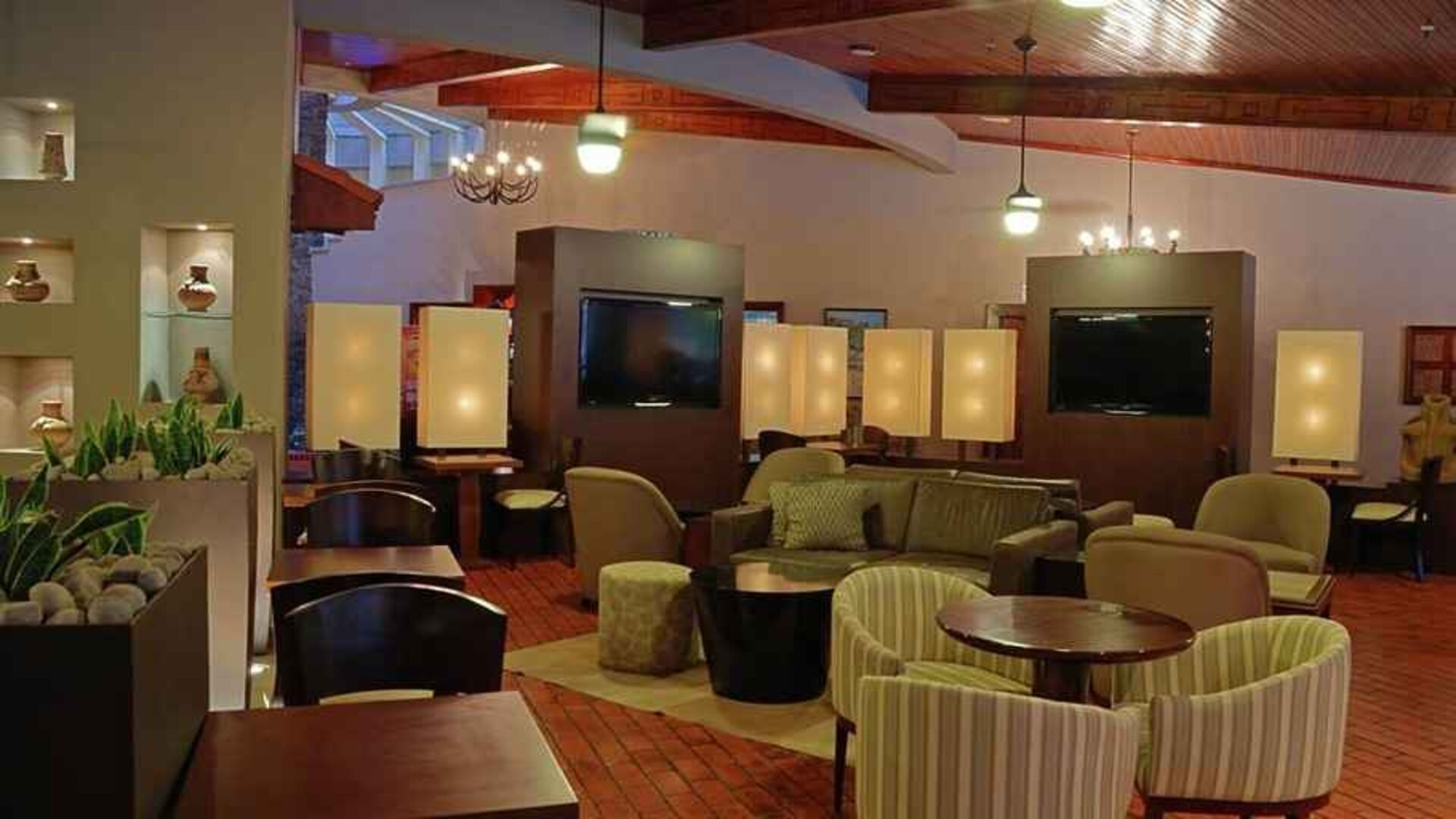 comfortable lobby and coworking space at DoubleTree by Hilton Hotel Cariari San Jose - Costa Rica.