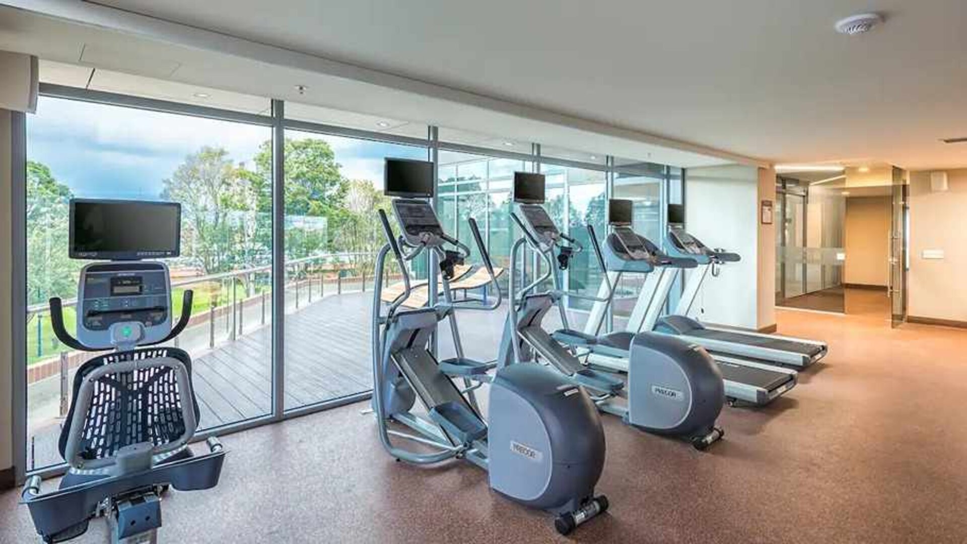 well equipped fitness center at Hilton Garden Inn Bogota Airport.