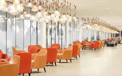 Hotel workspace with sofas at the Hilton Amsterdam Airport Schiphol.