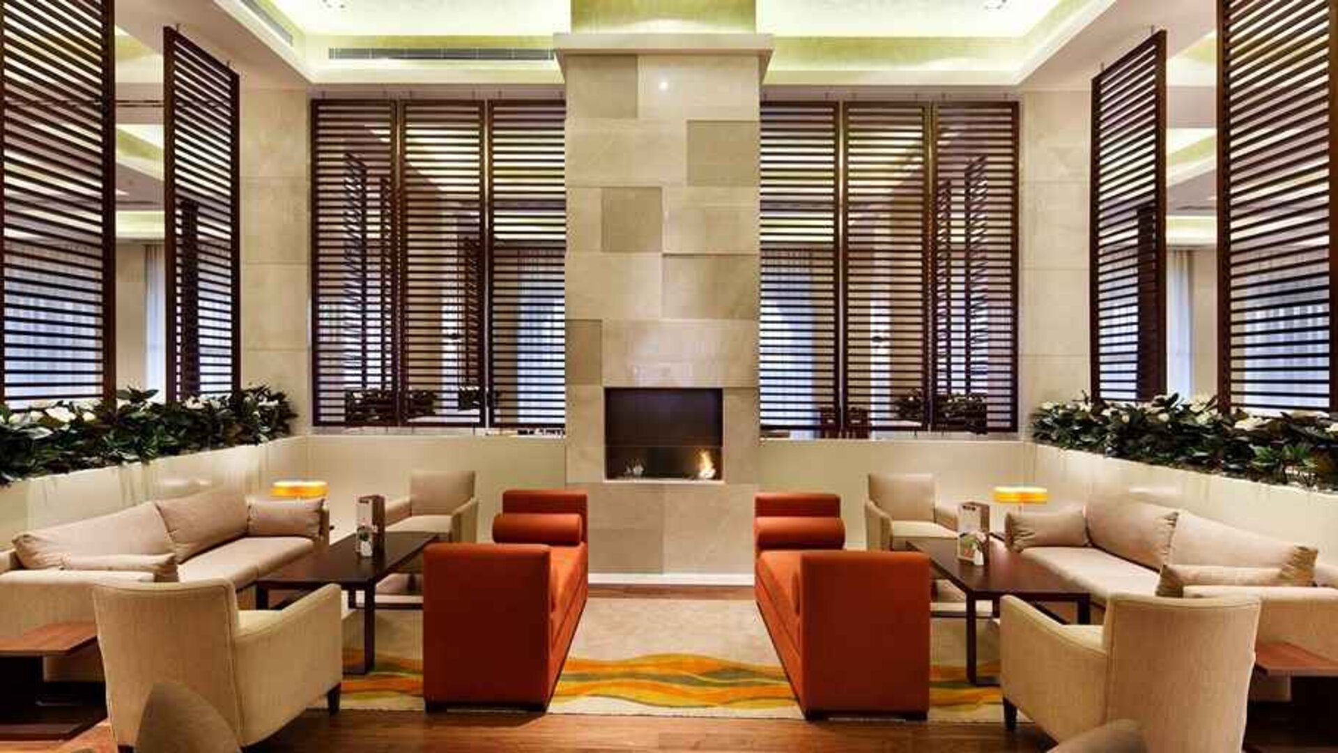 comfortable lobby and coworking space at Hilton Garden Inn Mardin.